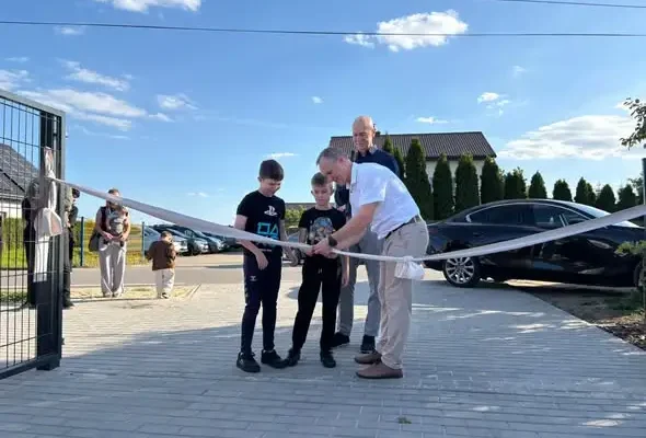 Nowy plac zabaw w Kolonii Zawada już otwarty – inwestycja za ponad pół miliona złotych